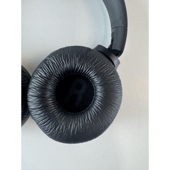 JBL Wireless Bluetooth On-Ear‎ Headphones Black with Controls Model Unknown - Picture 7 of 8